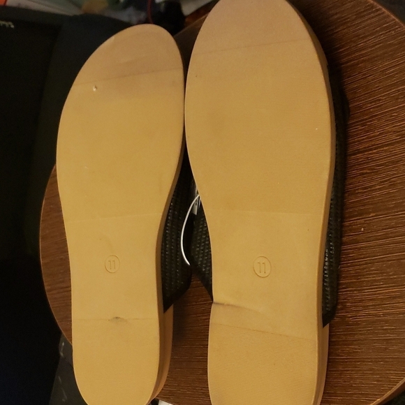 Universal Thread™ Honey Raffia Footbed Sporty Sandals - Black SIZE 11 - Picture 5 of 6